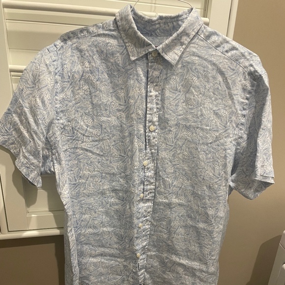 UNTUCKitaa Terlan Shirt size XL 100% Linen Short Sleeve Blue Floral Button Up - Picture 1 of 2
